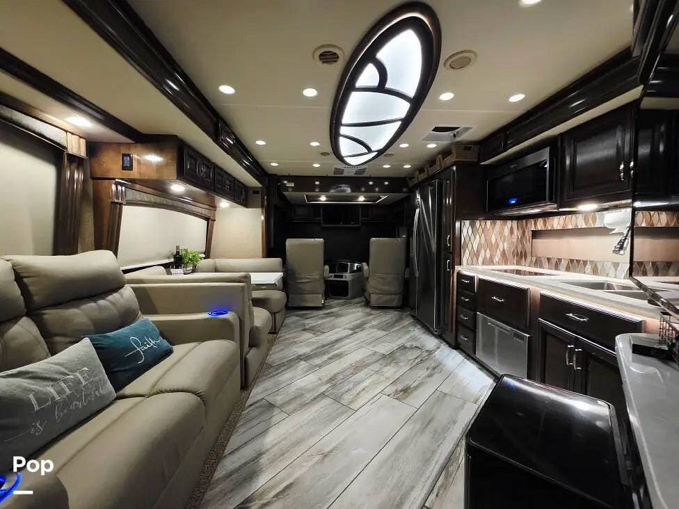 2021 Discovery 38N by Fleetwood from Pop RVs in St Cloud, Florida
