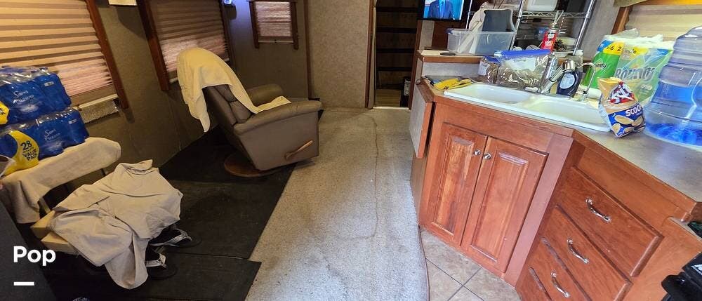 2011 Motomover F39TYSS by New Horizons from Pop RVs in Whitesboro, Texas