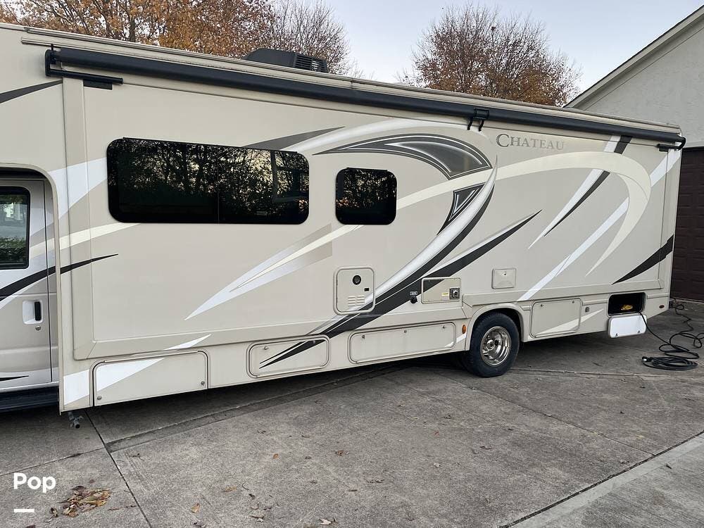 2018 Chateau 31W by Thor Motor Coach from Pop RVs in Troy, Ohio