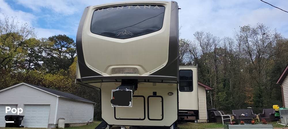 Used 2018 Keystone Montana 3820FK available in Knoxville, Tennessee