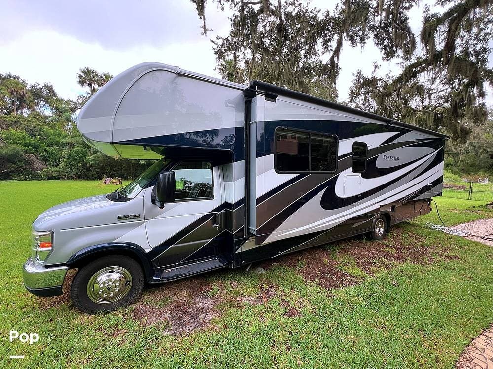 2017 Forest River Forester 3051S - Used Class C For Sale by Pop RVs in Daytona Beach, Florida features Air Conditioning, Slideout, Generator, Awning