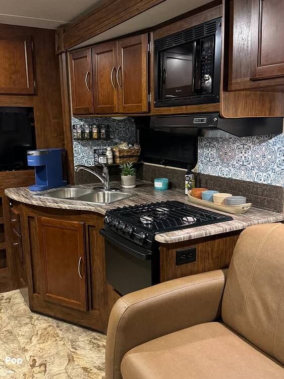 Used 2016 Coachmen Pursuit 33BH available in Kalispell, Montana
