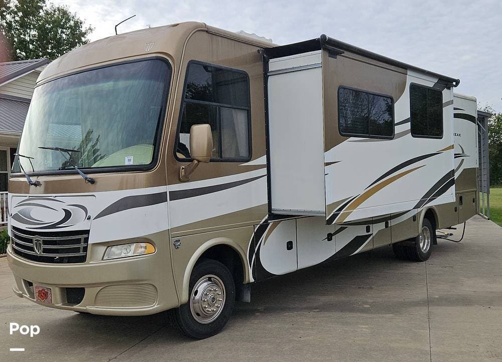 2013 Daybreak 32HD by Thor Motor Coach from Pop RVs in Pryor, Oklahoma