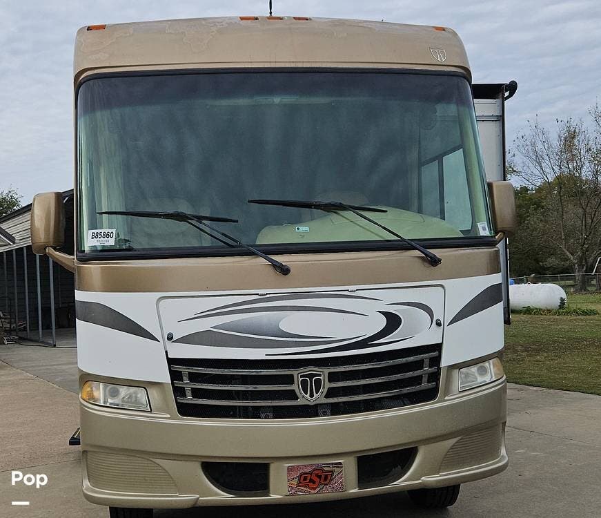 2013 Thor Motor Coach Daybreak 32HD - Used Class A For Sale by Pop RVs in Pryor, Oklahoma features Air Conditioning, Awning, Leveling Jacks, Generator, Slideout