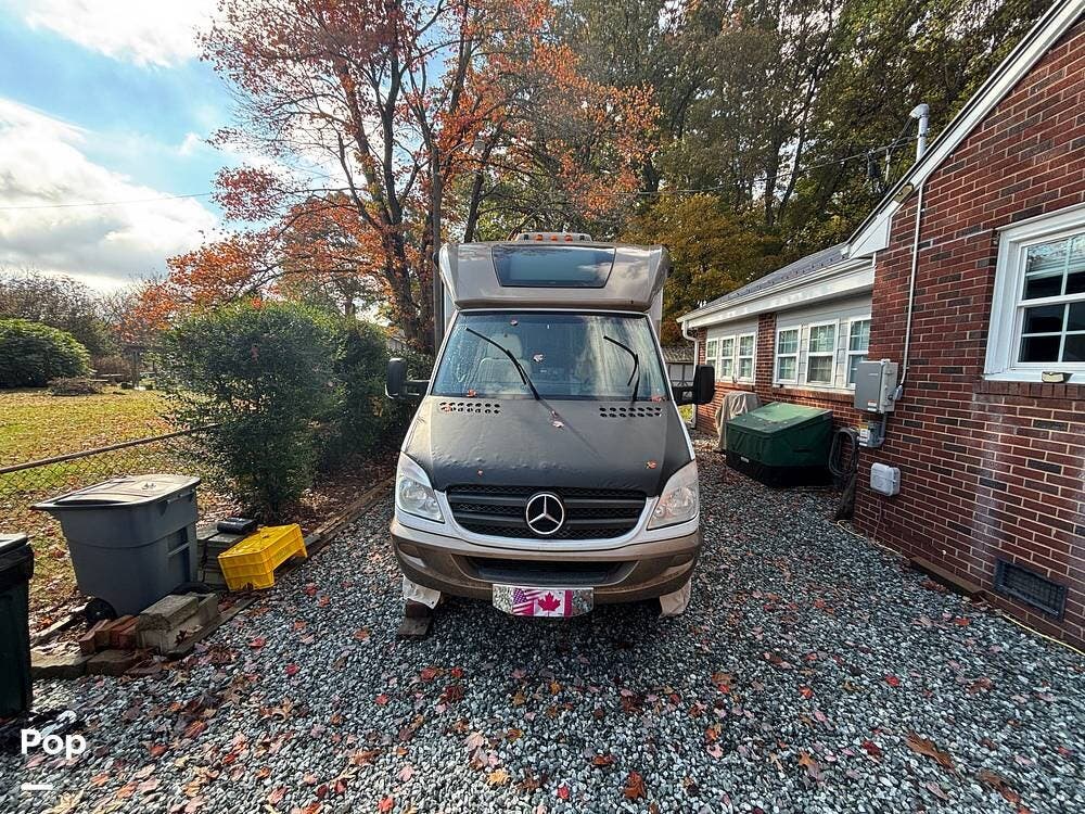 2013 Navion 24G by Winnebago from Pop RVs in Mebane, North Carolina