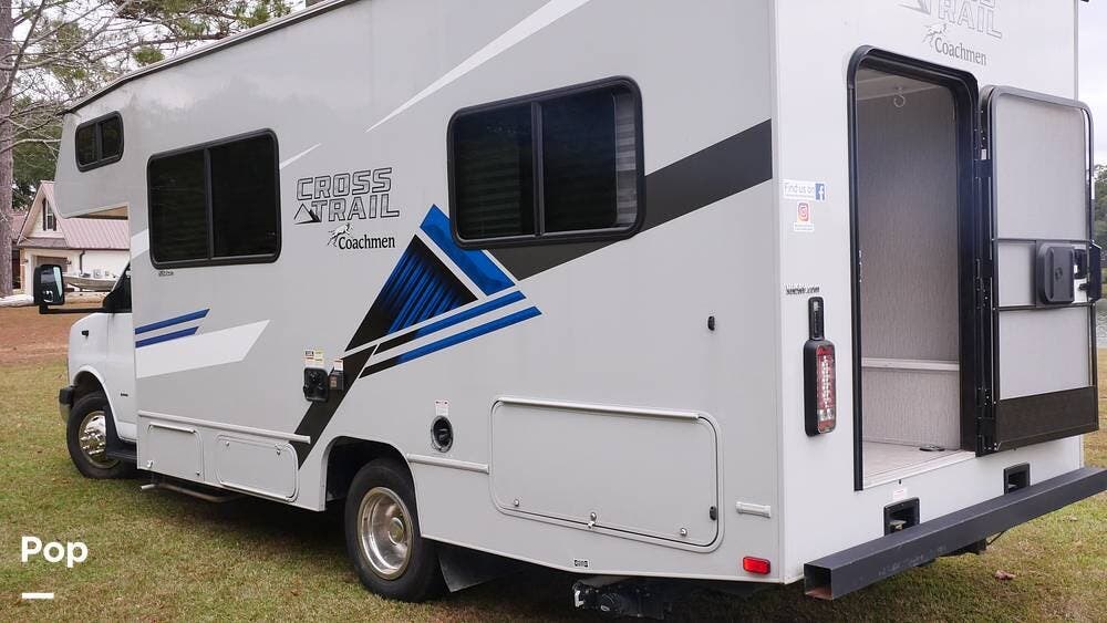 2022 Coachmen Cross Trail XL 22XG - Used Class C For Sale by Pop RVs in Cropwell, Alabama features Generator, Awning, Air Conditioning