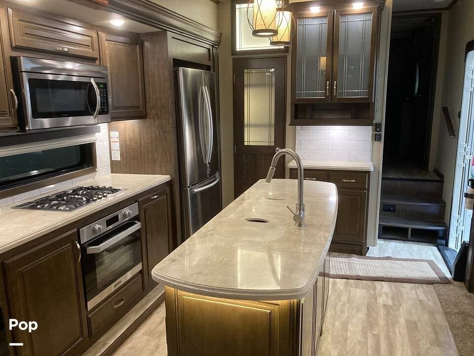 2020 Grand Design Solitude 310GK - Used Fifth Wheel For Sale by Pop RVs in Pleasant Hill, Missouri features Slideout, Awning, Leveling Jacks, Air Conditioning