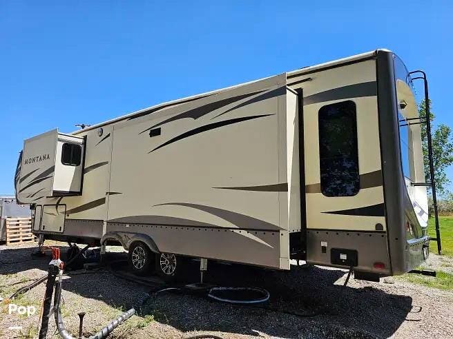 Used 2018 Keystone Montana 3921FB available in Canton, Mississippi