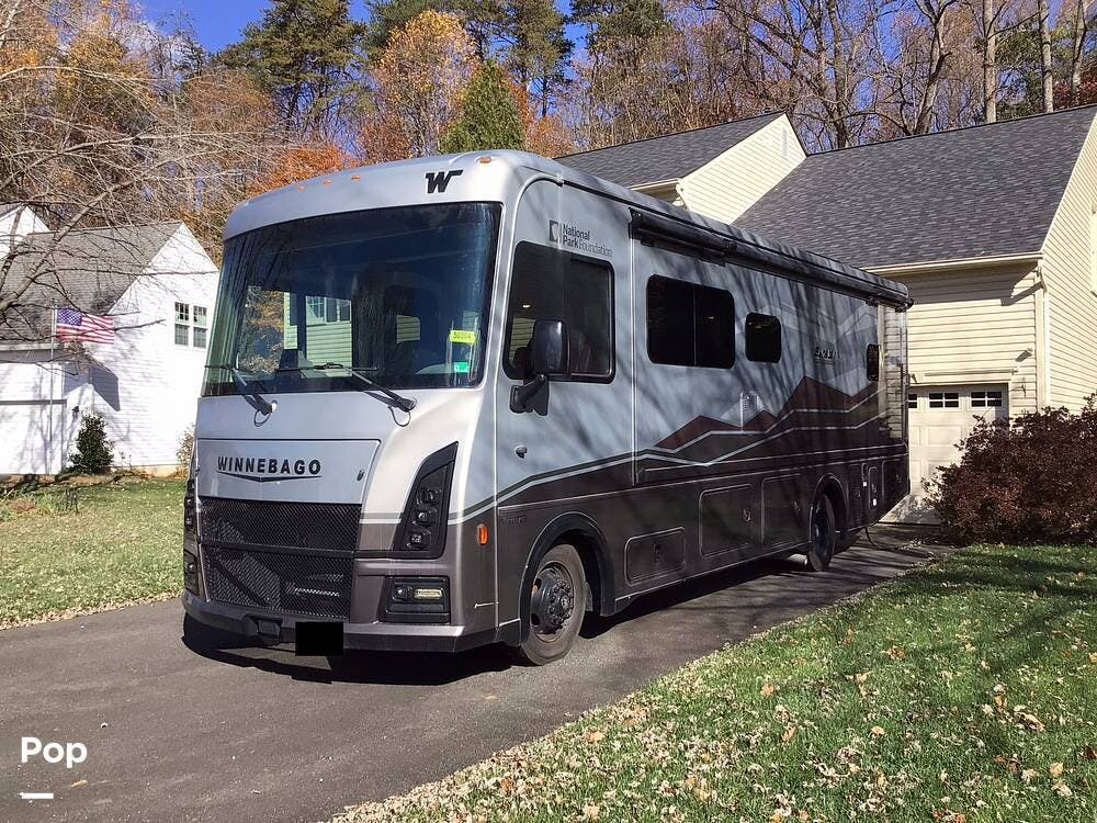 2025 Winnebago Sunstar 29NP - Used Class A For Sale by Pop RVs in Woodbridge, Virginia features Air Conditioning, Generator, Slideout, Leveling Jacks