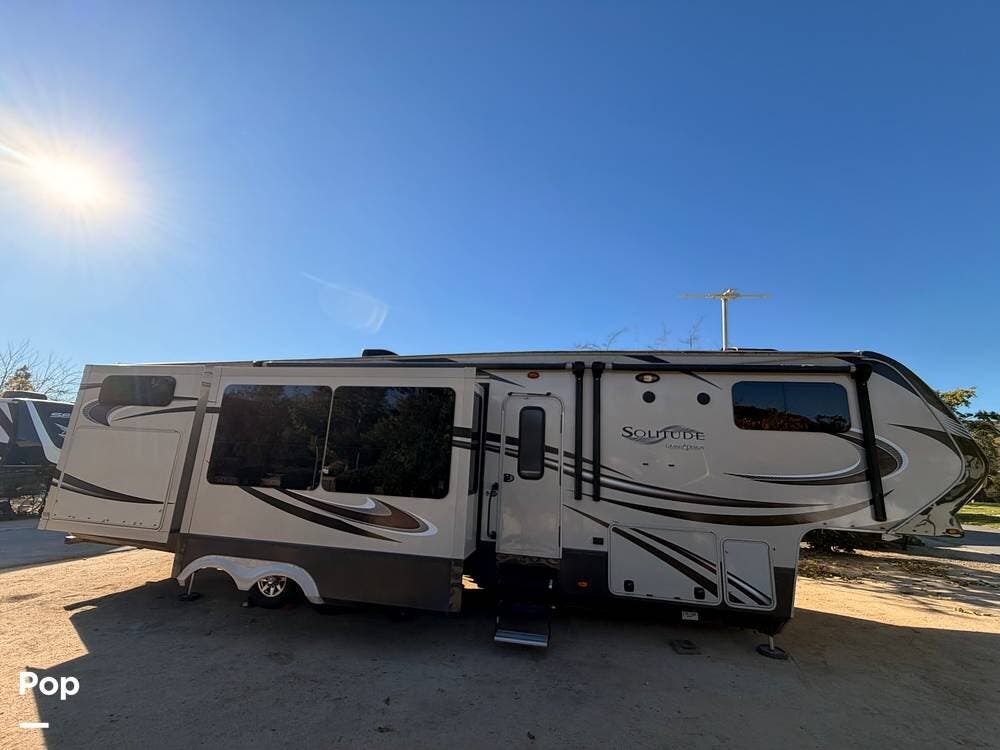 2015 Solitude 366DEN by Grand Design from Pop RVs in San Diego, California