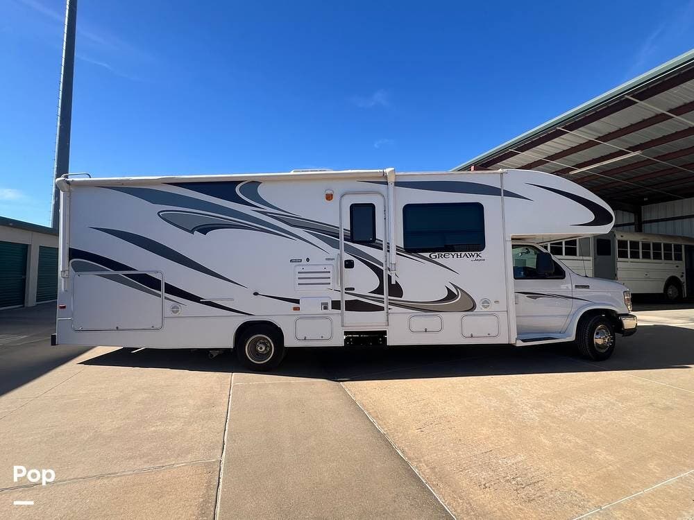 2014 Jayco Greyhawk 29KS - Used Class C For Sale by Pop RVs in Edmond, Oklahoma features Awning, Generator, Slideout, Air Conditioning