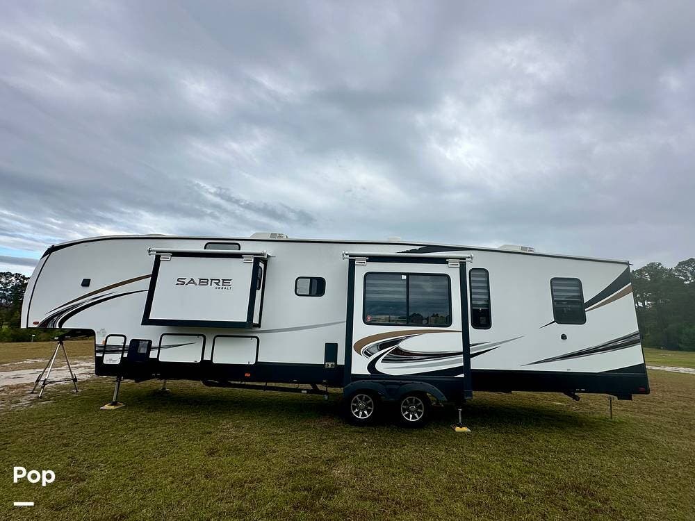 2021 Forest River Sabre 37FBT - Used Fifth Wheel For Sale by Pop RVs in Ocean Isle Beach, North Carolina features Slideout, Air Conditioning, Awning