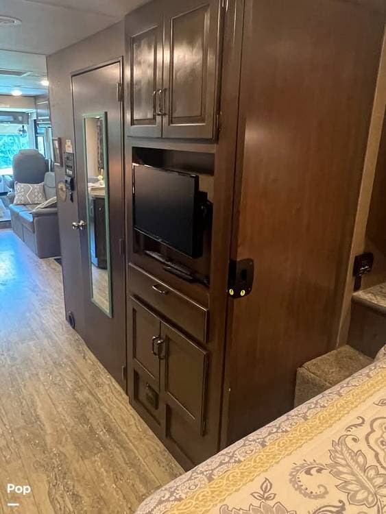 2018 Hurricane 34J by Thor Motor Coach from Pop RVs in Fulton, Mississippi