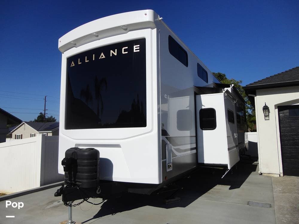 2026 Benchmark 44LFT by Alliance RV from Pop RVs in Murrieta, California