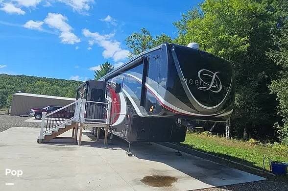 2019 DRV 44 HOUSTON - Used Fifth Wheel For Sale by Pop RVs in Lawrenceville, Pennsylvania features Air Conditioning, Awning, Leveling Jacks, Slideout