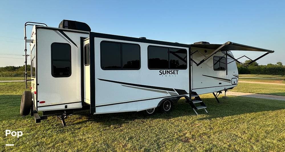 2022 Sunset Trail Super Lite 330SI by CrossRoads from Pop RVs in Duncan, Oklahoma