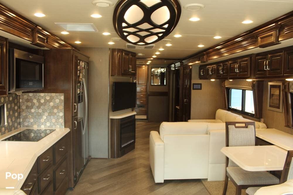 2020 Navigator 38K by Holiday Rambler from Pop RVs in Hot Springs National Park, Arkansas