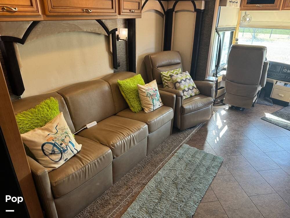 2015 Ventana LE 3849 by Newmar from Pop RVs in Bradenton, Florida