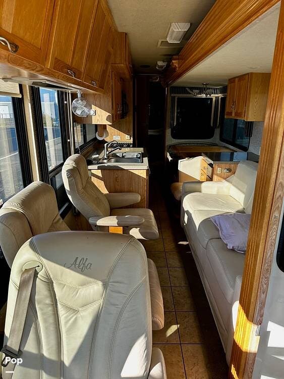 2006 Alfa See Ya 40FD - Used Diesel Pusher For Sale by Pop RVs in Virginia, Minnesota features Awning, Air Conditioning, Leveling Jacks, Generator, Slideout