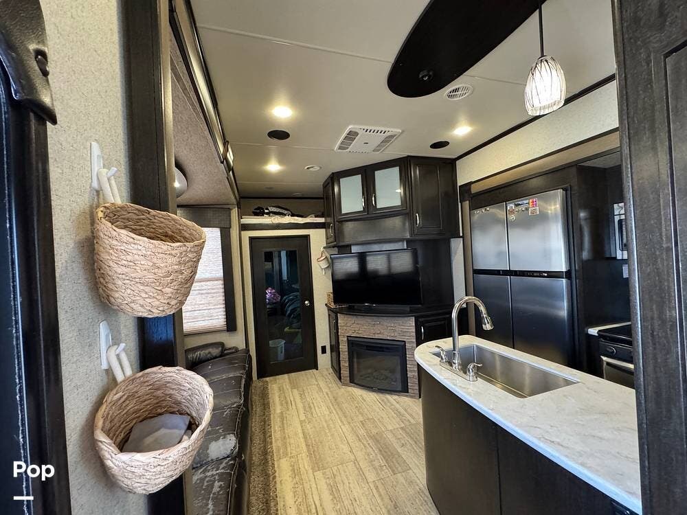 2017 Grand Design Momentum 350M - Used Toy Hauler For Sale by Pop RVs in Menifee, California features Leveling Jacks, Awning, Air Conditioning, Slideout, Generator