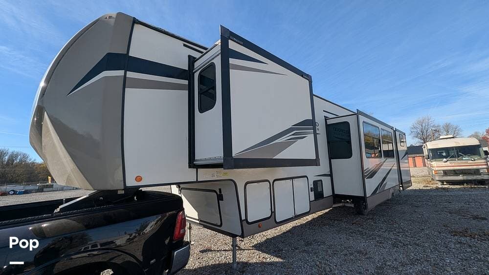 2022 Forest River Wildwood Heritage Glen 356QB - Used Fifth Wheel For Sale by Pop RVs in Rushville, Indiana features Air Conditioning, Awning, Slideout