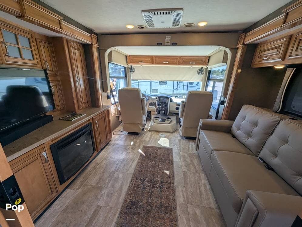 2016 Challenger 37 KT by Thor Motor Coach from Pop RVs in Port Charlotte, Florida