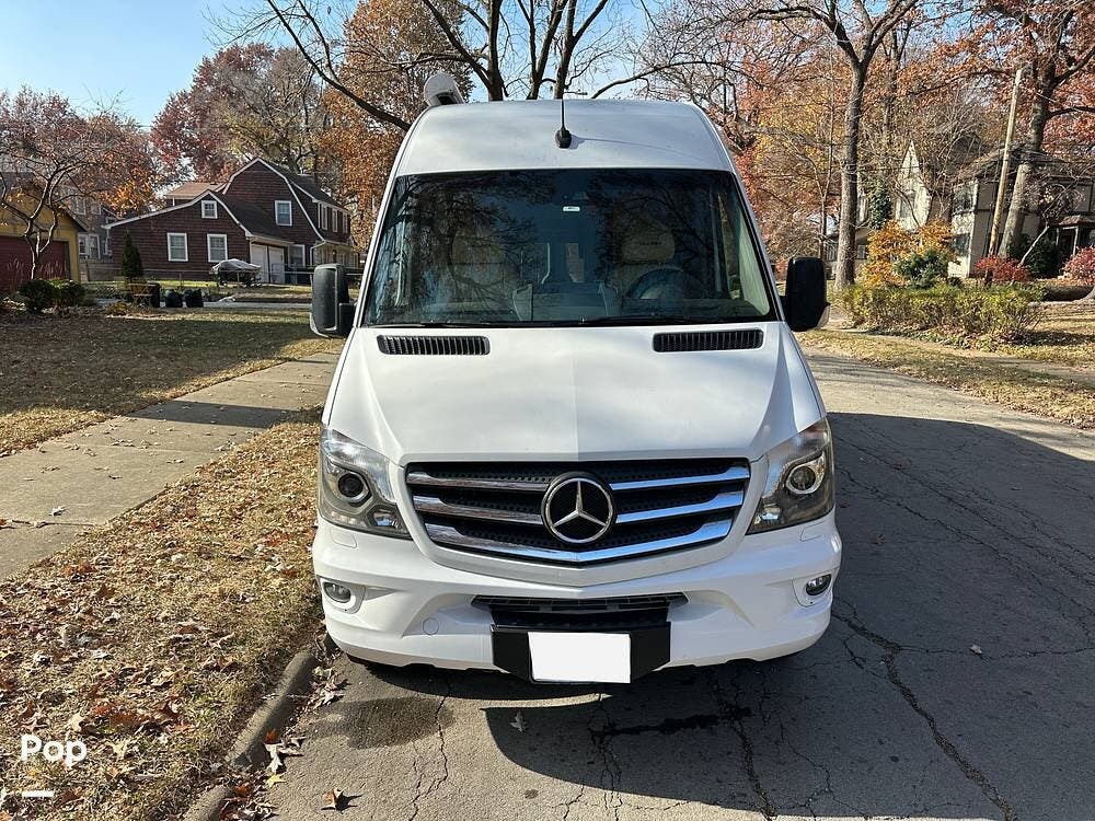 2019 Coachmen Galleria 24FL - Used Class B For Sale by Pop RVs in Kansas City, Missouri features Air Conditioning, Awning, Generator