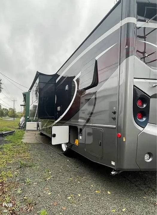 2022 Holiday Rambler Invicta 34MB - Used Class A For Sale by Pop RVs in Kingsley, Pennsylvania features Awning, Slideout, Generator, Leveling Jacks, Air Conditioning