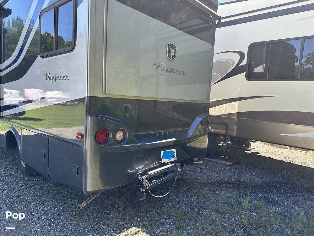 2019 Tiffin Wayfarer 25 QW - Used Class C For Sale by Pop RVs in Waverly, Georgia features Slideout