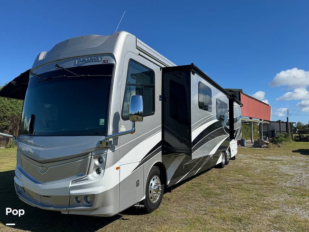 2021 Discovery LXE 44B by Fleetwood from Pop RVs in Galliano, Louisiana