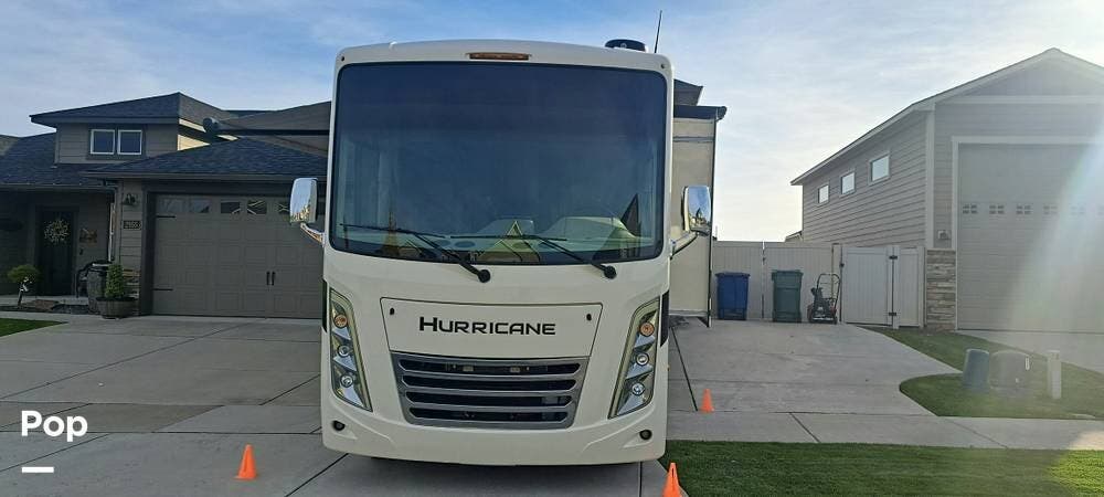 2022 Thor Motor Coach Hurricane 31C - Used Class A For Sale by Pop RVs in Post Falls, Idaho features Awning, Air Conditioning, Slideout, Generator, Leveling Jacks