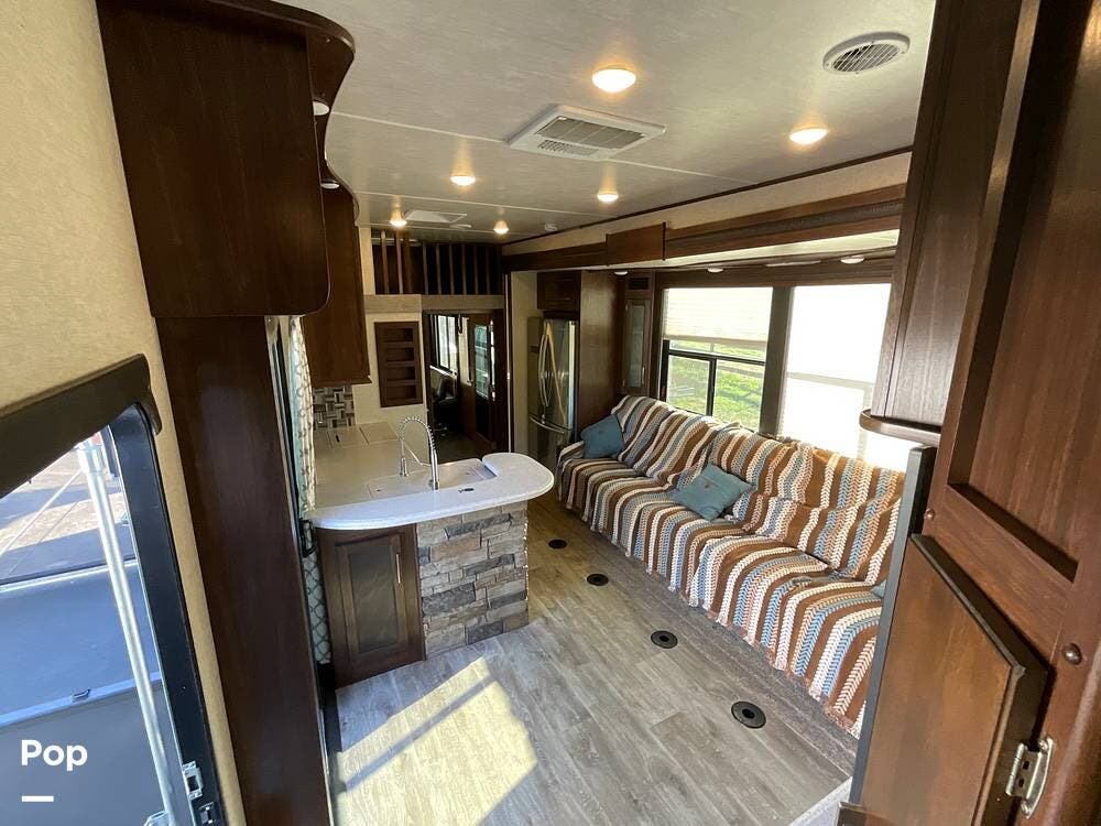 2017 Heartland Cyclone 4200 - Used Toy Hauler For Sale by Pop RVs in Chesnee, South Carolina features Slideout, Air Conditioning, Generator, Leveling Jacks, Awning