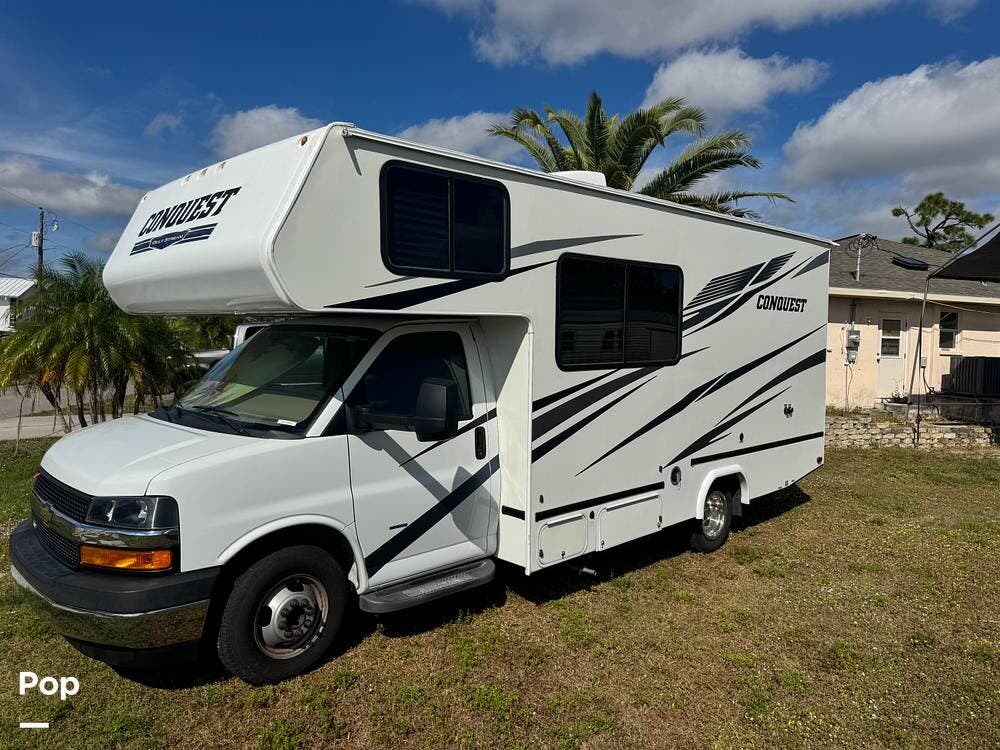 2021 Gulf Stream Conquest 6237LE - Used Class C For Sale by Pop RVs in Port Charlotte, Florida features Generator, Awning, Air Conditioning