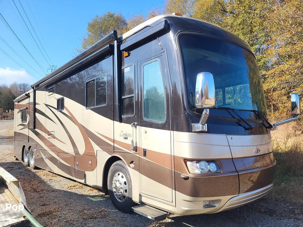 2007 Beaver Contessa 42 Westport - Used Diesel Pusher For Sale by Pop RVs in Harrisburg, North Carolina features Slideout, Air Conditioning, Generator, Leveling Jacks, Awning