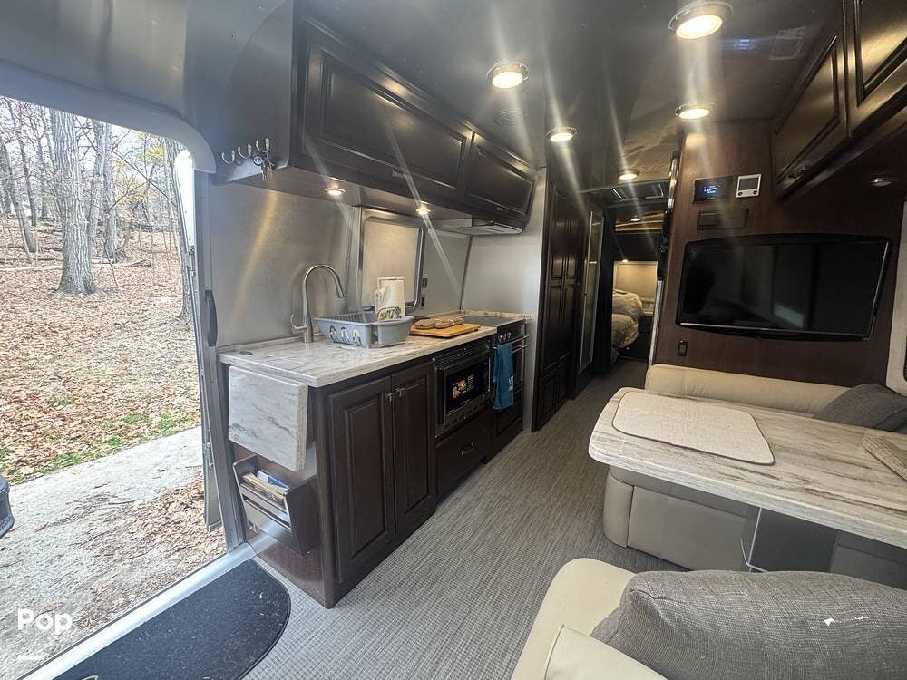 2020 Classic 30RB Twin by Airstream from Pop RVs in Wayne, New Jersey