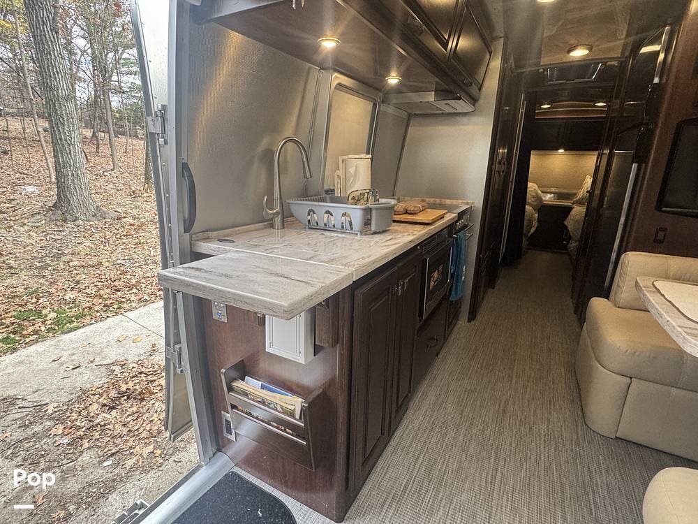Used 2020 Airstream Classic 30RB Twin available in Wayne, New Jersey