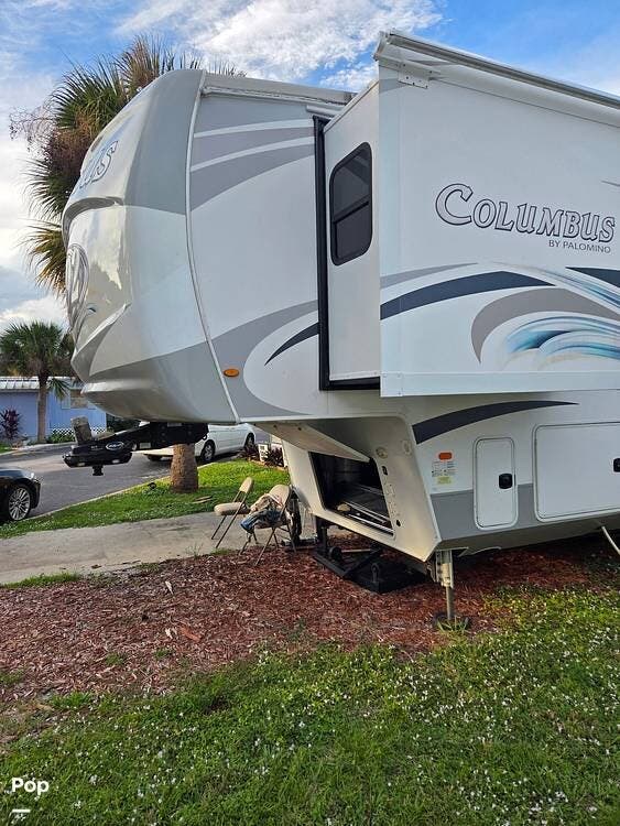 2021 Forest River Columbus Palomino  366RLC - Used Fifth Wheel For Sale by Pop RVs in Indian Harbour Beach, Florida features Slideout