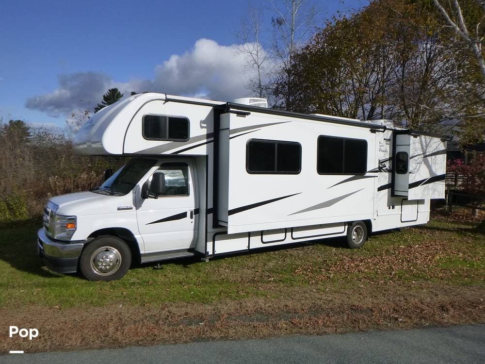 2024 East to West Entrada 2950OK - Used Class C For Sale by Pop RVs in Claremont, New Hampshire features Air Conditioning, Awning, Slideout, Generator, Leveling Jacks