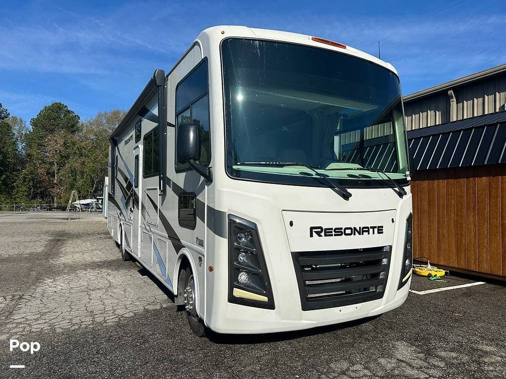 2024 Thor America Resonate 32B - Used Class A For Sale by Pop RVs in Columbia, South Carolina features Air Conditioning, Awning, Generator, Slideout