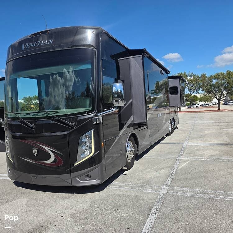 2021 Thor Motor Coach Venetian B42 - Used Diesel Pusher For Sale by Pop RVs in Miami, Florida features Air Conditioning, Leveling Jacks, Slideout, Awning, Generator