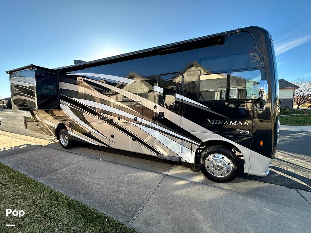 2019 Thor Motor Coach Miramar 35.3 - Used Class A For Sale by Pop RVs in Erie, Colorado features Slideout, Leveling Jacks, Air Conditioning, Generator, Awning
