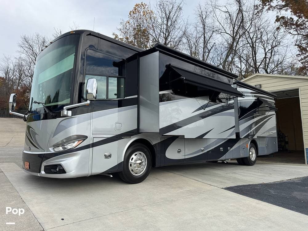 2018 Tiffin Phaeton 40AH - Used Diesel Pusher For Sale by Pop RVs in Gray, Tennessee features Slideout, Generator, Awning, Leveling Jacks, Air Conditioning