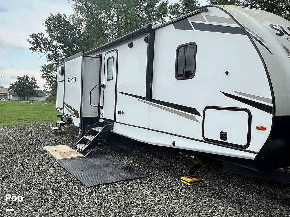 Used 2022 CrossRoads Sunset Trail 331BH available in Lufkin, Texas