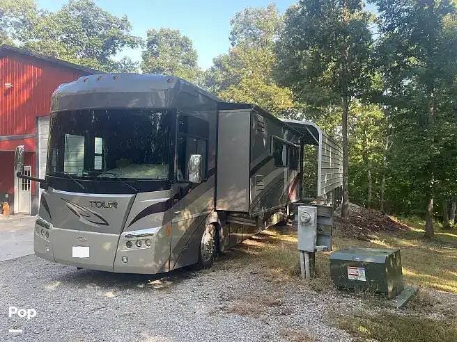 2008 Tour 40TD by Winnebago from Pop RVs in Monroe City, Missouri