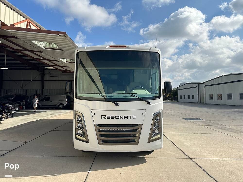 2024 Thor America Resonate 29D - Used Class A For Sale by Pop RVs in Allen, Texas features Slideout, Awning, Air Conditioning, Generator