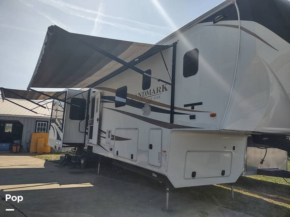 2016 Landmark Newport 365 by Heartland from Pop RVs in Kenton, Ohio