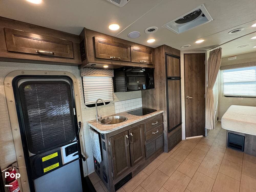 2019 Melbourne 24L by Jayco from Pop RVs in Anaheim, California