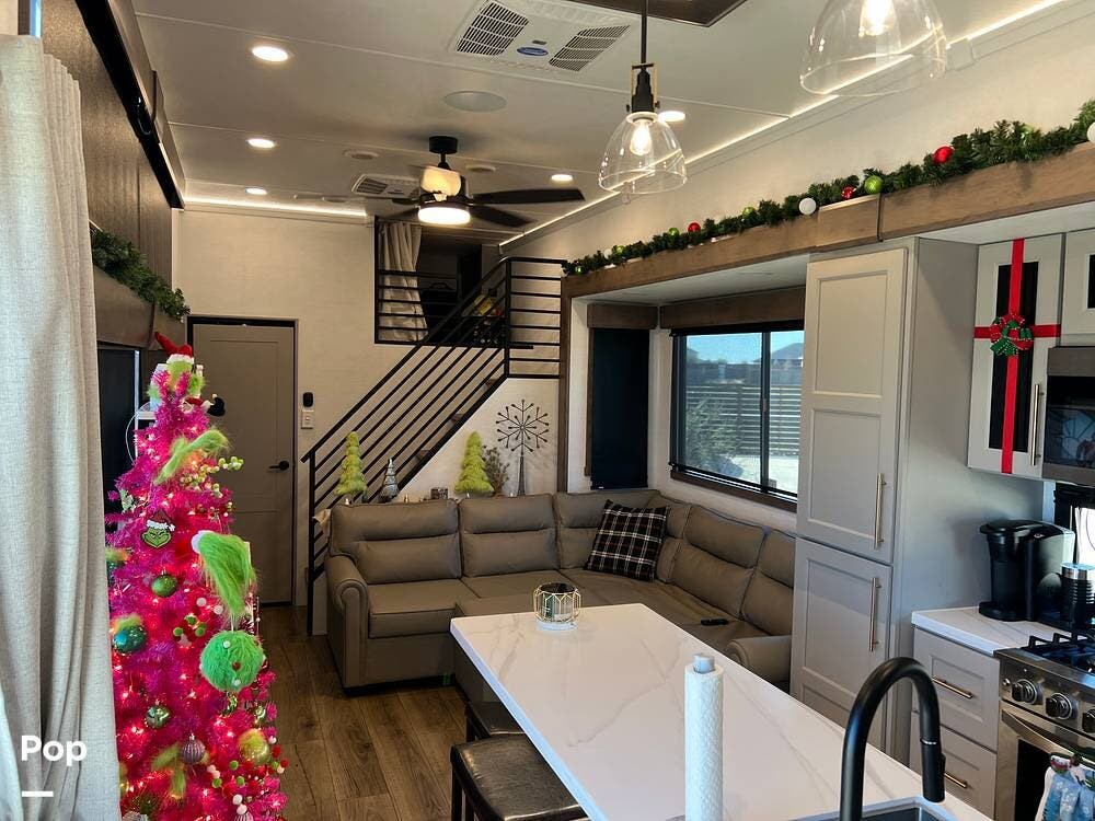 Used 2025 Alliance RV Benchmark 44LFT available in Kyle, Texas