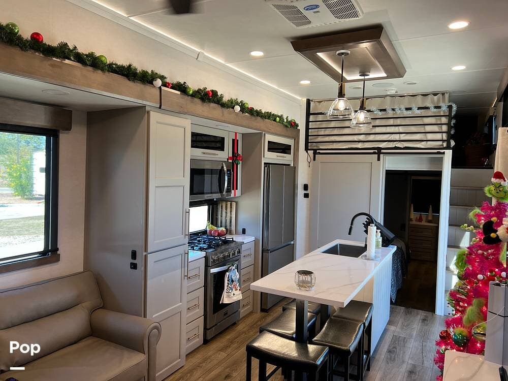 2025 Benchmark 44LFT by Alliance RV from Pop RVs in Kyle, Texas