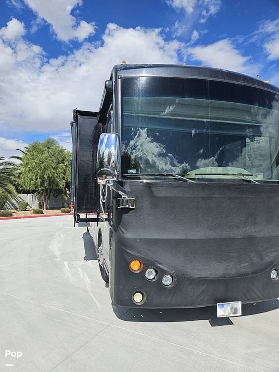 2014 Fleetwood Expedition 40X - Used Diesel Pusher For Sale by Pop RVs in Las Vegas, Nevada features Slideout